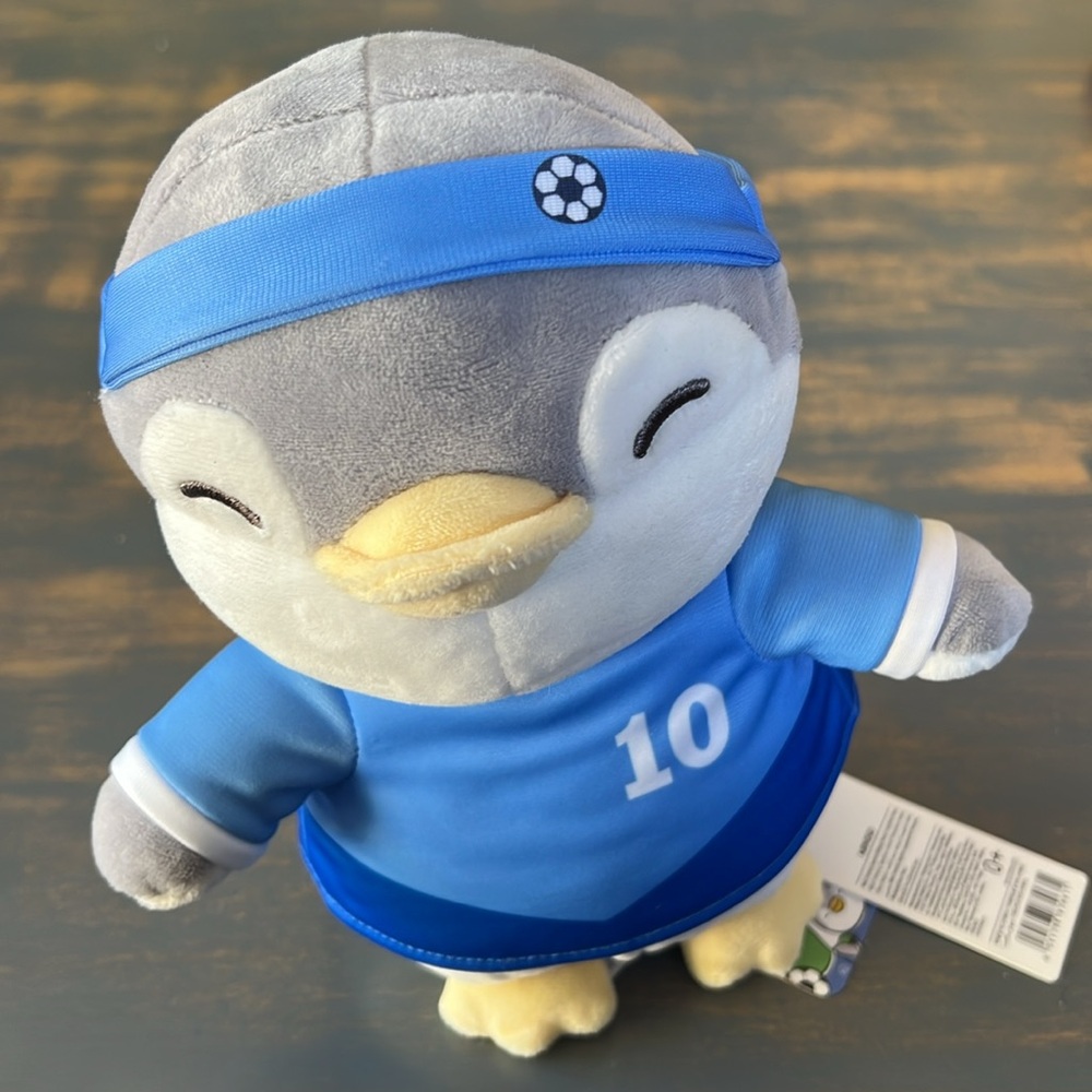 Miniso Penquin - Soccer Player #10 NWT
